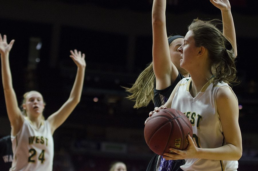 Paige Beckner 18 looks to Emma Koch 19 for a pass after she drove to the paint for a layup in the last minute of the first half. 