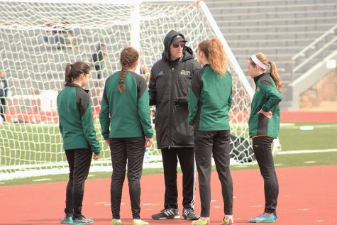 Track and field teams continue strong start to season