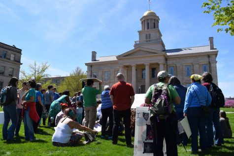 Citizens gather to demonstrate support for science