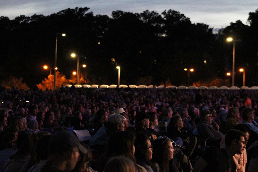 Thousands of people came to the free concert on Sunday, October 1st to see Leslie Odom Jr. perform.