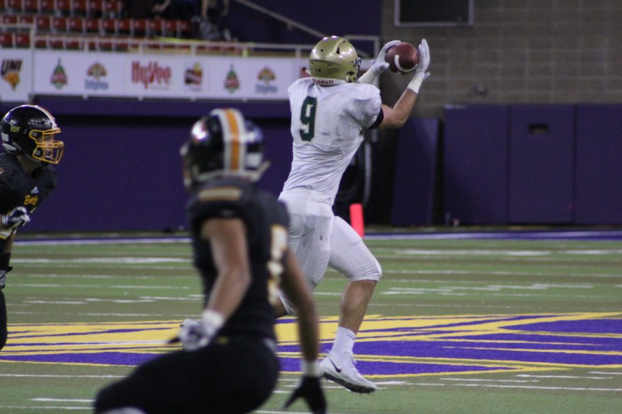 Dillon Doyle '18 catches a pass from Evan Flitz '18 on Friday, Nov. 10.