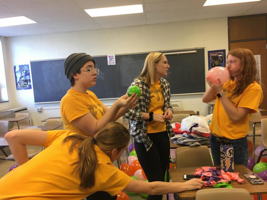 West High School Dance Marathon members blow balloons for the annual upcoming dance marathon on the planned MLK day on Jan. 12, 2018.