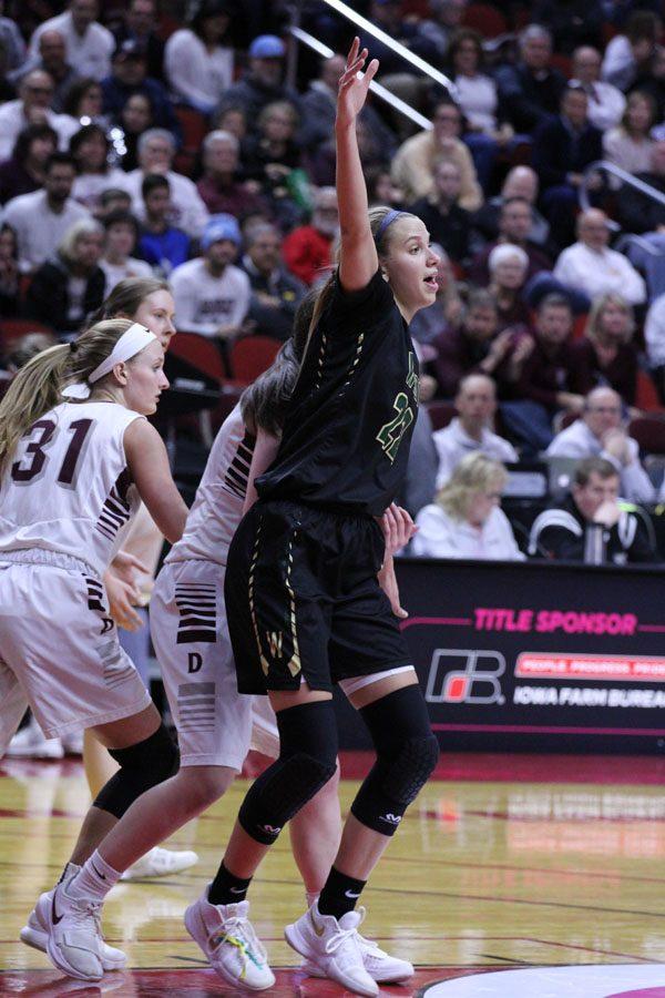 Logan Cook '18 calls for the ball during the first half of the game on Monday, Feb. 26.