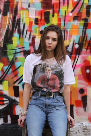 Mom jeans scrunchies and graphic tees a 2010 s guide to 90s fashion West Side Story