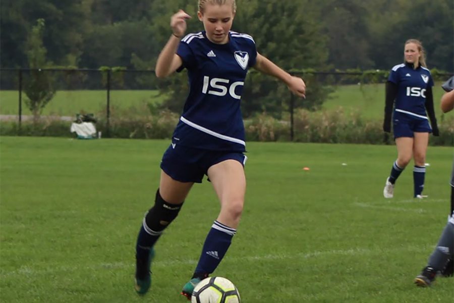 Carly Norris 21 plays in an ISC soccer game in the 2018 season. 