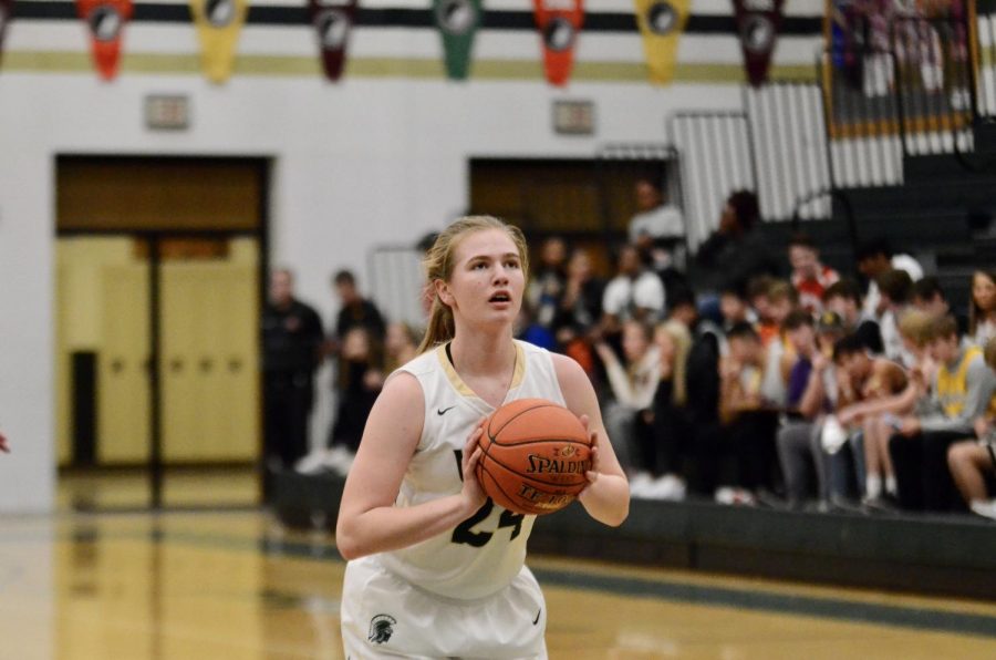 Anna Prouty '23 takes two free throw shots after being fouled by Linn-Mar on Dec. 20. 