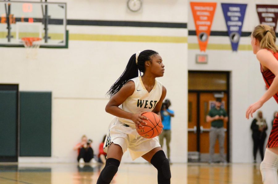 Junior Matayia Tellis looks to Audrey Koch who calls the plan of action. 