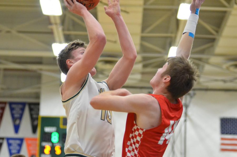 Tate Crane '20 goes up for a layup.