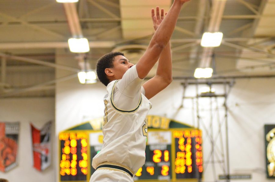 Marcus Morgan '20 goes up for a layup. 