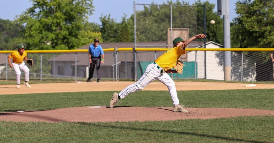 Luke Fasse 22 pitches during the first game against Cedar Falls on June 17, 2022.