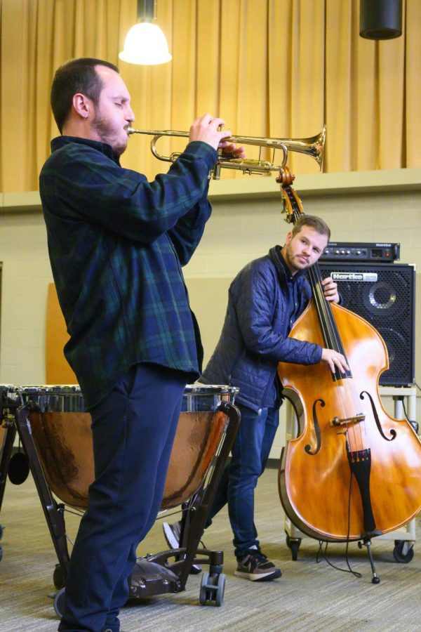 The guest artists demonstrated jazz concepts and performed for the bands during their clinics. 
