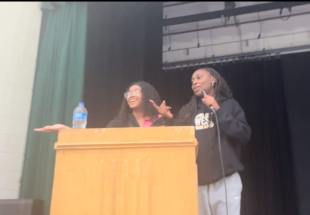 Alicia Austin '25 and Vanessa Shannon '25 leading Black Student Union meeting