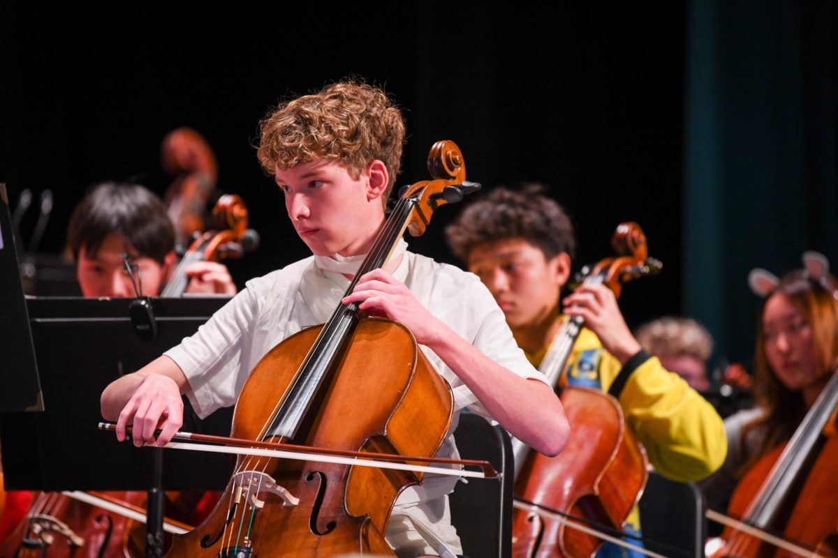 Emery Crawford ‘25 leads the cellos through “October”.
On Oct. 22, West High’s orchestras held their annual fall
concert in the Arganbright Auditorium.