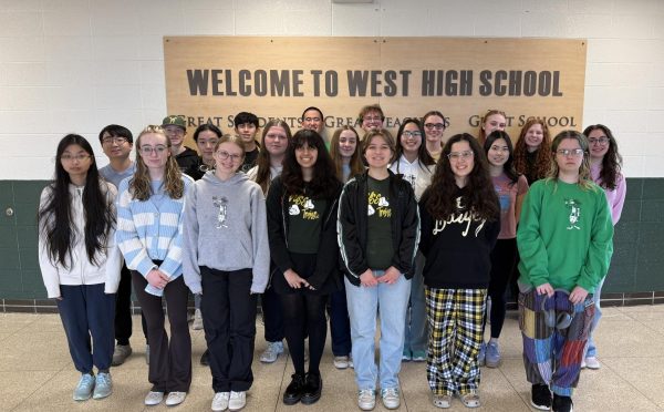 The National Scholastic Press Association named the WSS website, wsspaper.com, an Online Pacemaker winner April 18. The 2025-2026 Broadcast Lab staff, pictured here, is responsible for online coverage.
Row 1: Yeju Seol, Ava Salisbury, Emily Rabe, Nili Olalde, Evelyn Kraber, Anna Greenlee, Vivian Williams.
Row 2: Taewhan Seol, Tada Goto, Sophie Bergman, Ella Ciliberto, Sophia Luo, Emma Lai, Lea Abou Alaiwa.
Row 3: Niki Wendlant, Adam Lee, Ethan Ding, Maddux Neukirch, Henry Timmer-Hackert, Leah Butcher, Charlotte Stephens.
Not pictured: Minna Abdalla, Celia Sadewasser, Shanza Sami. (Sara Whittaker)