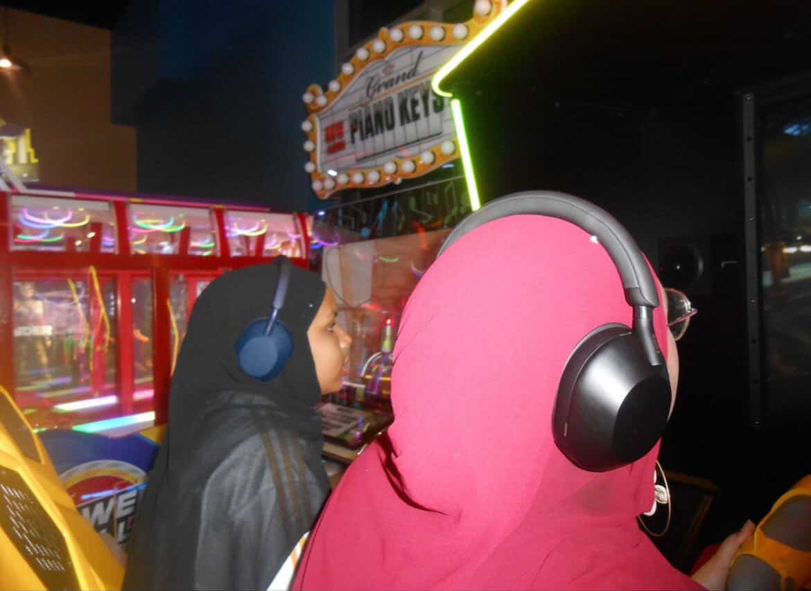 For Eid, Vivian Shamseldin '29 spent the evening with her friends at Spare Time Entertainment.